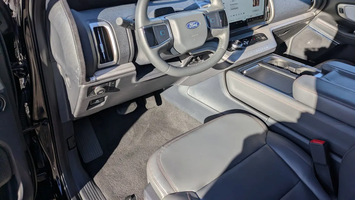 2025 Ford Expedition Active