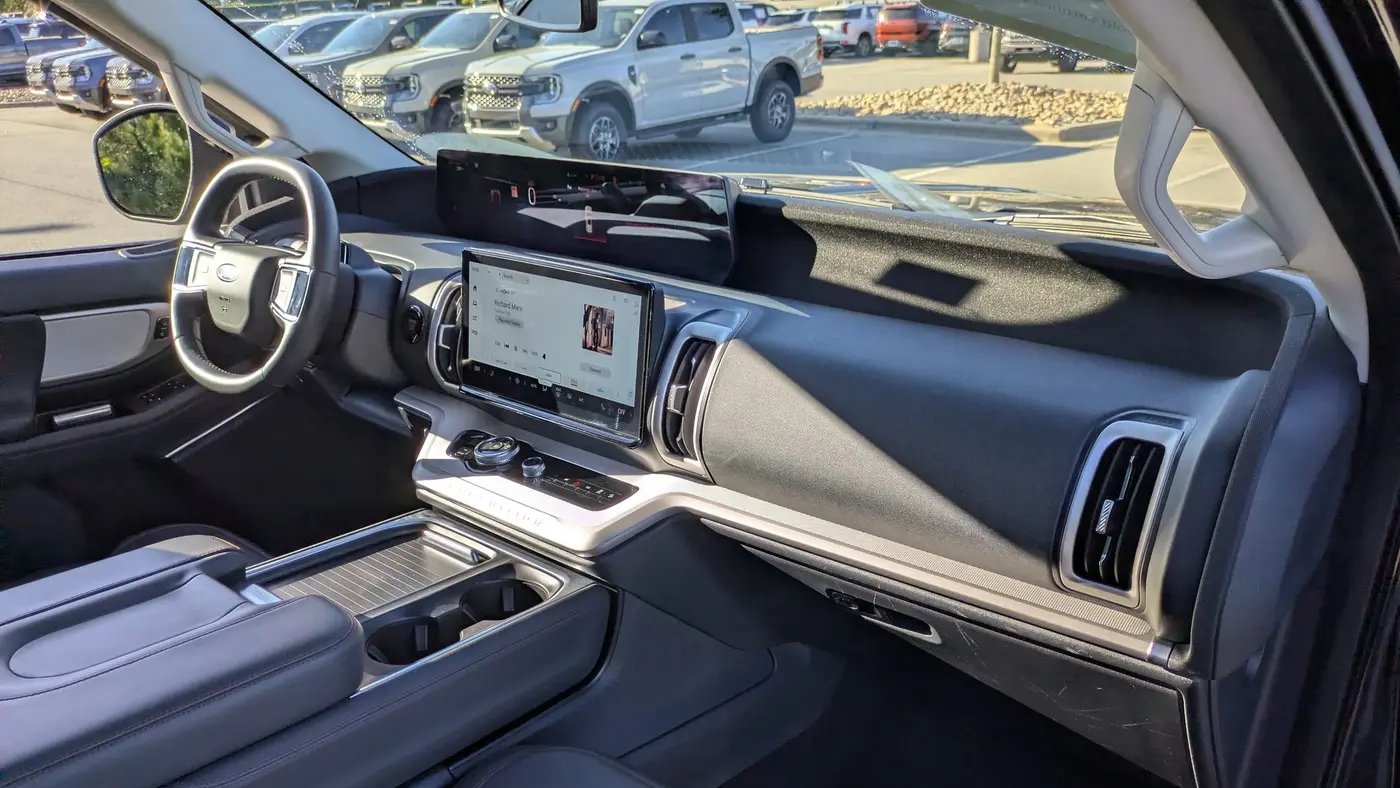 2025 Ford Expedition Active