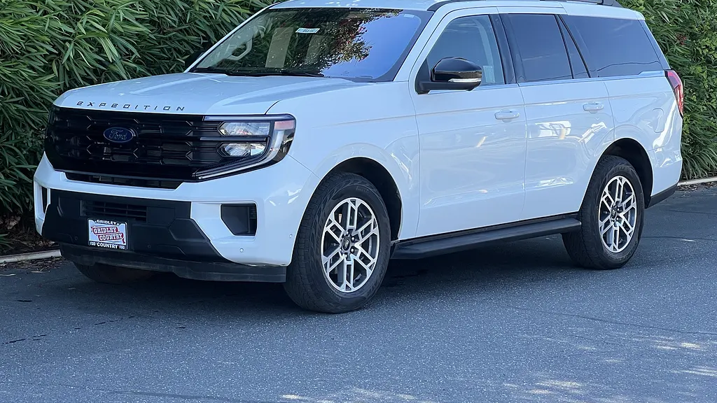 2025 Ford Expedition Active
