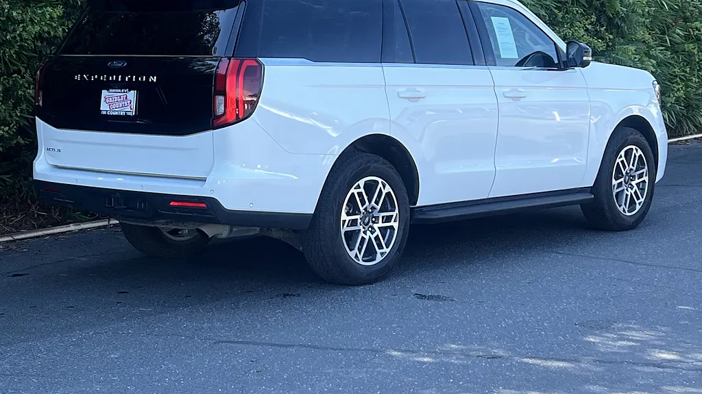 2025 Ford Expedition Active