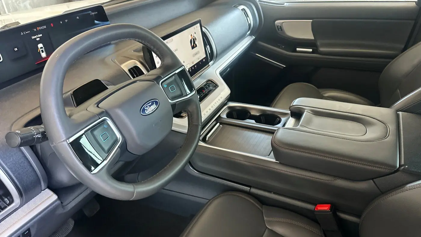 2025 Ford Expedition Active