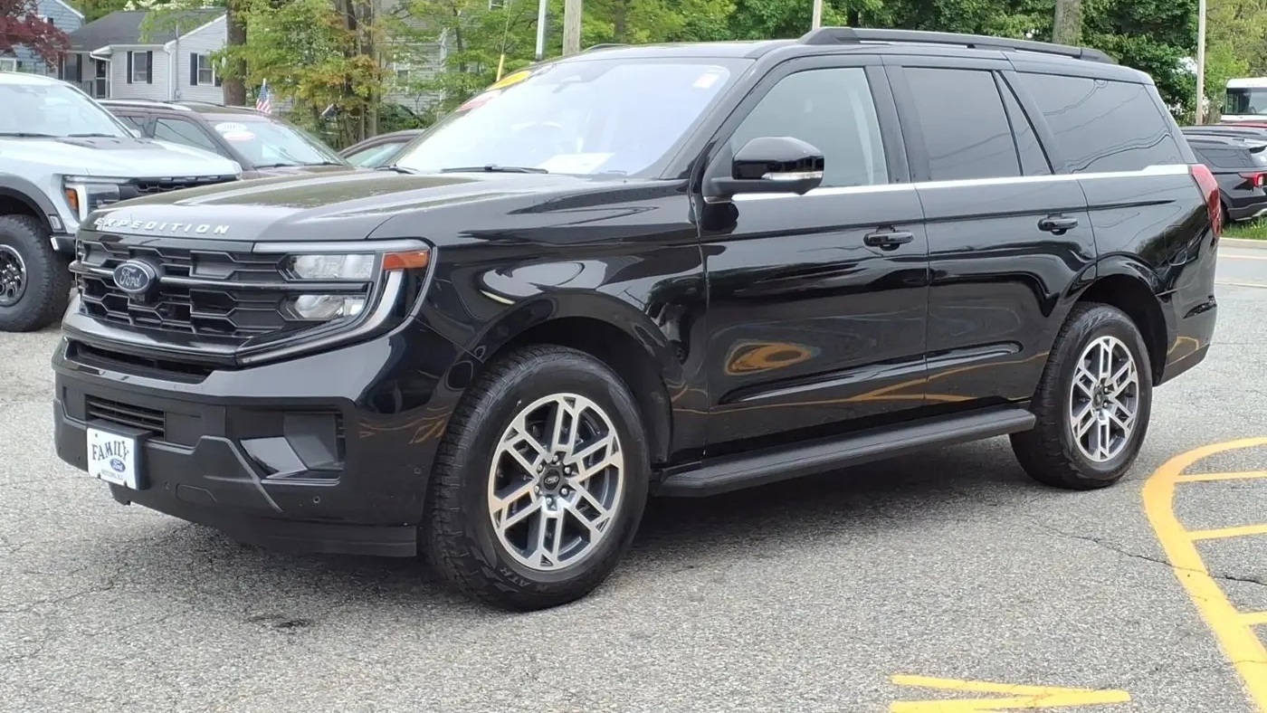 2025 Ford Expedition Active