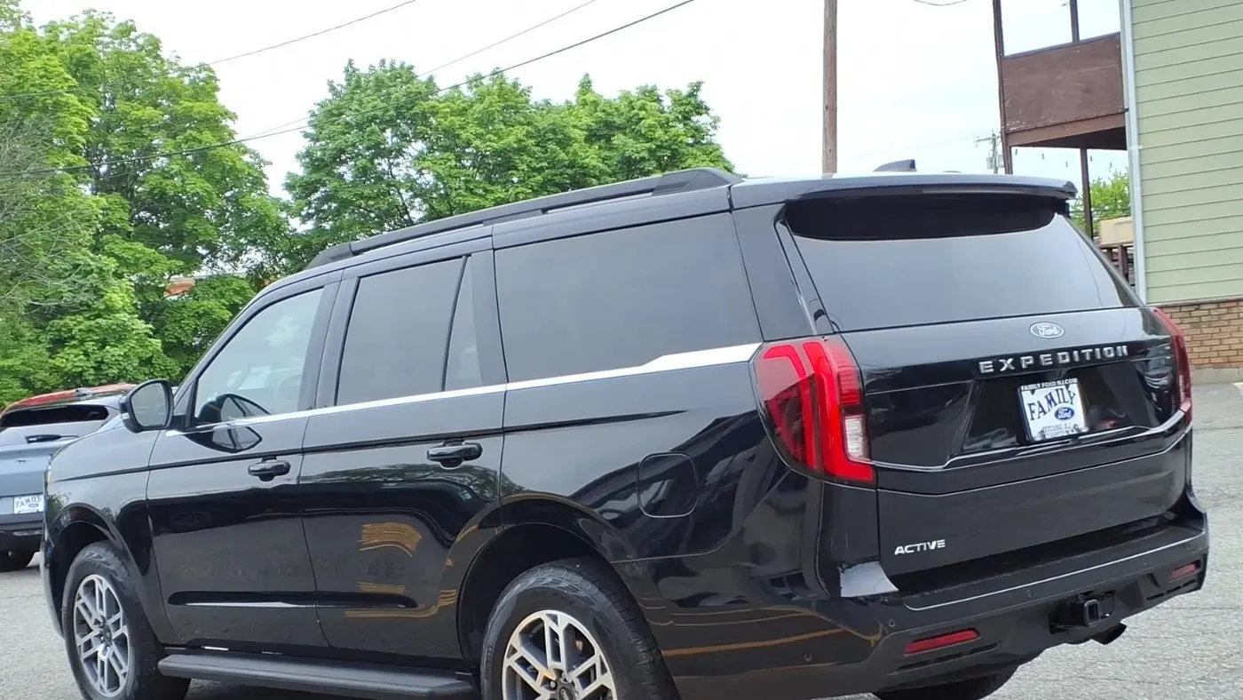 2025 Ford Expedition Active