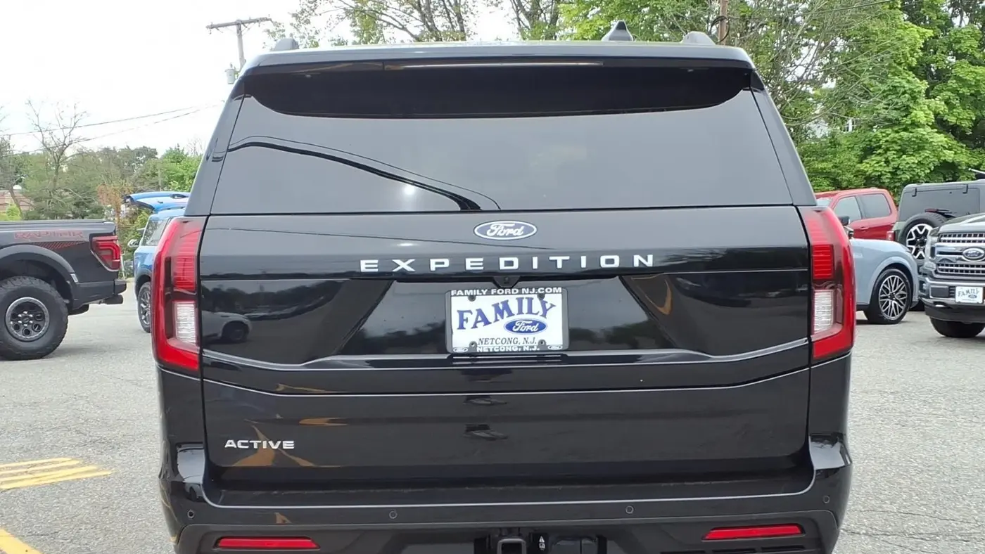 2025 Ford Expedition Active