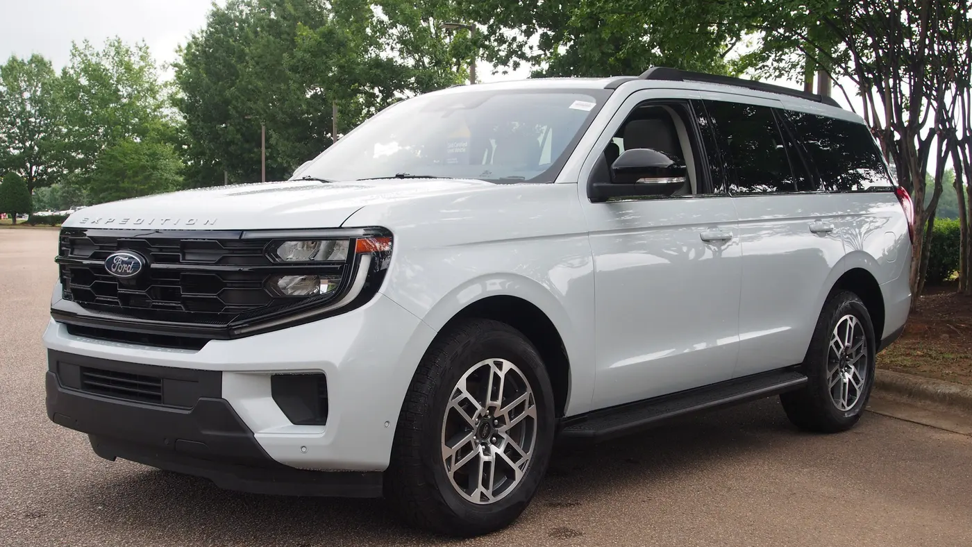 2025 Ford Expedition Active