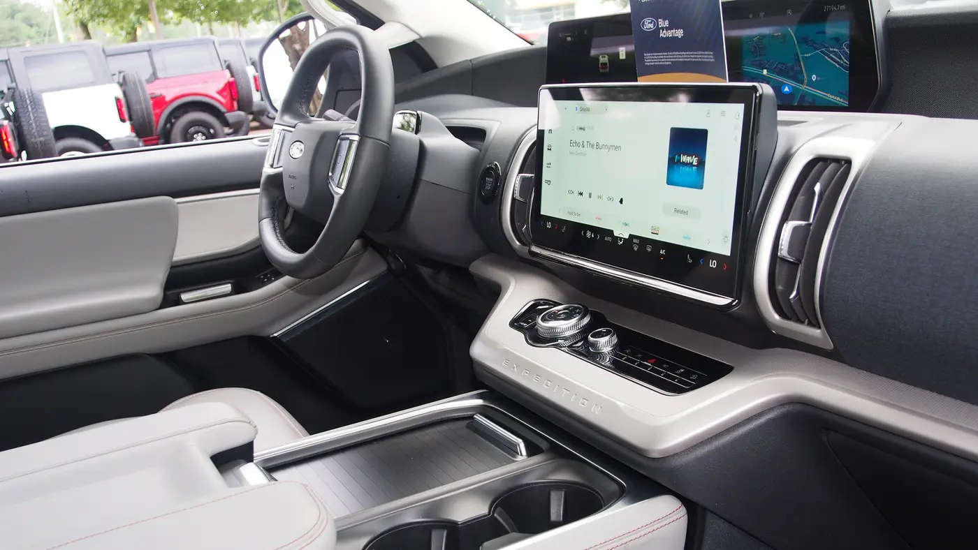 2025 Ford Expedition Active
