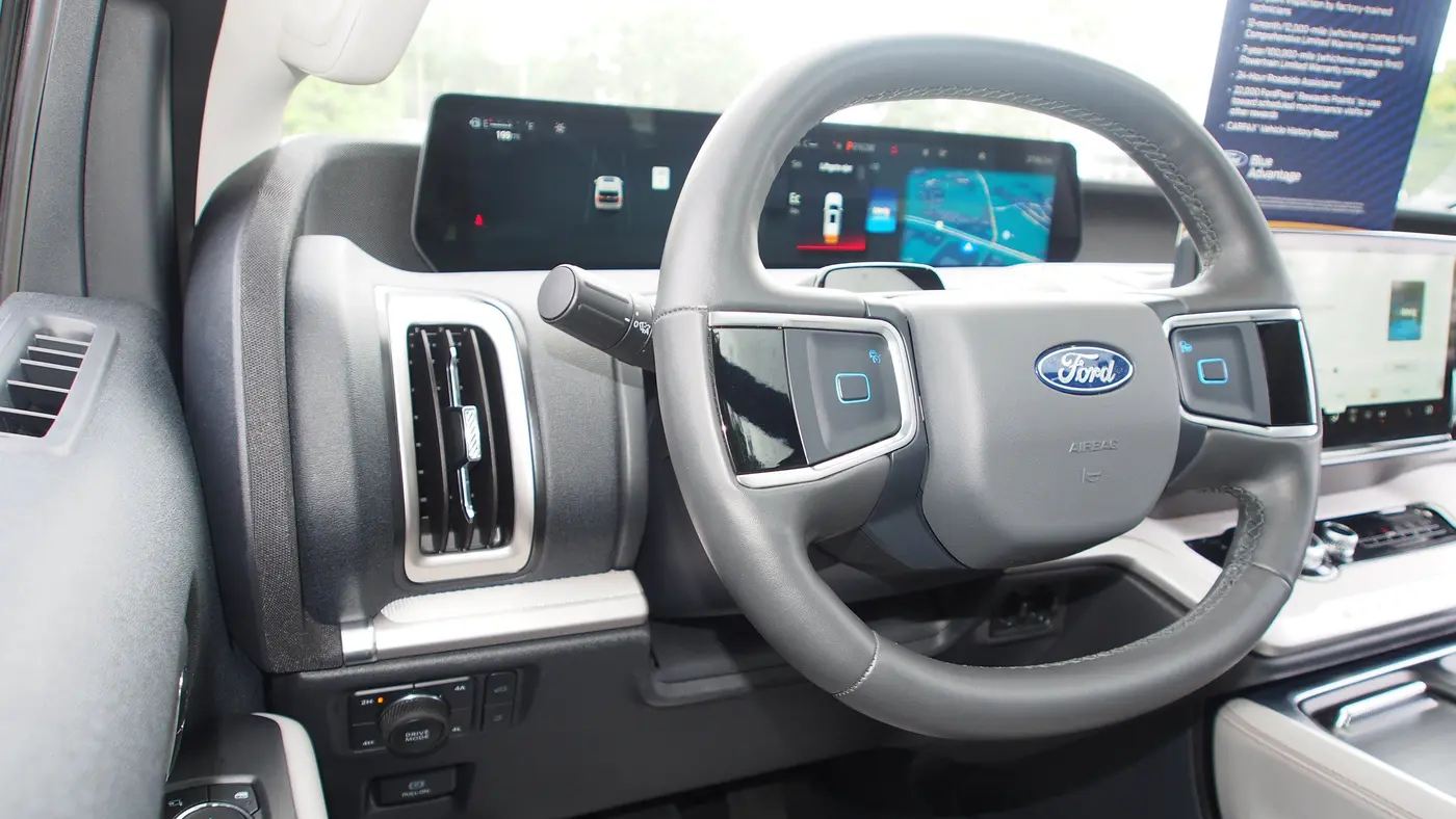 2025 Ford Expedition Active