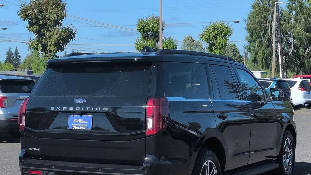 2025 Ford Expedition Active