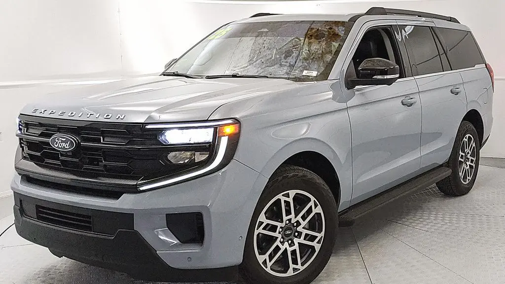 2025 Ford Expedition Active