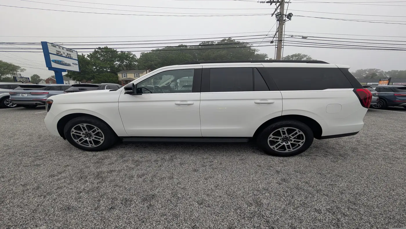 2025 Ford Expedition Active