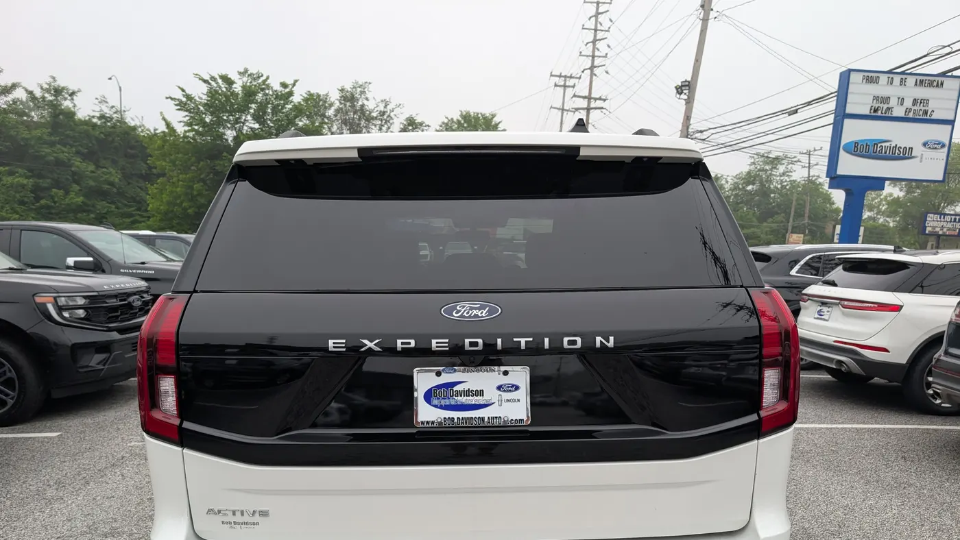 2025 Ford Expedition Active