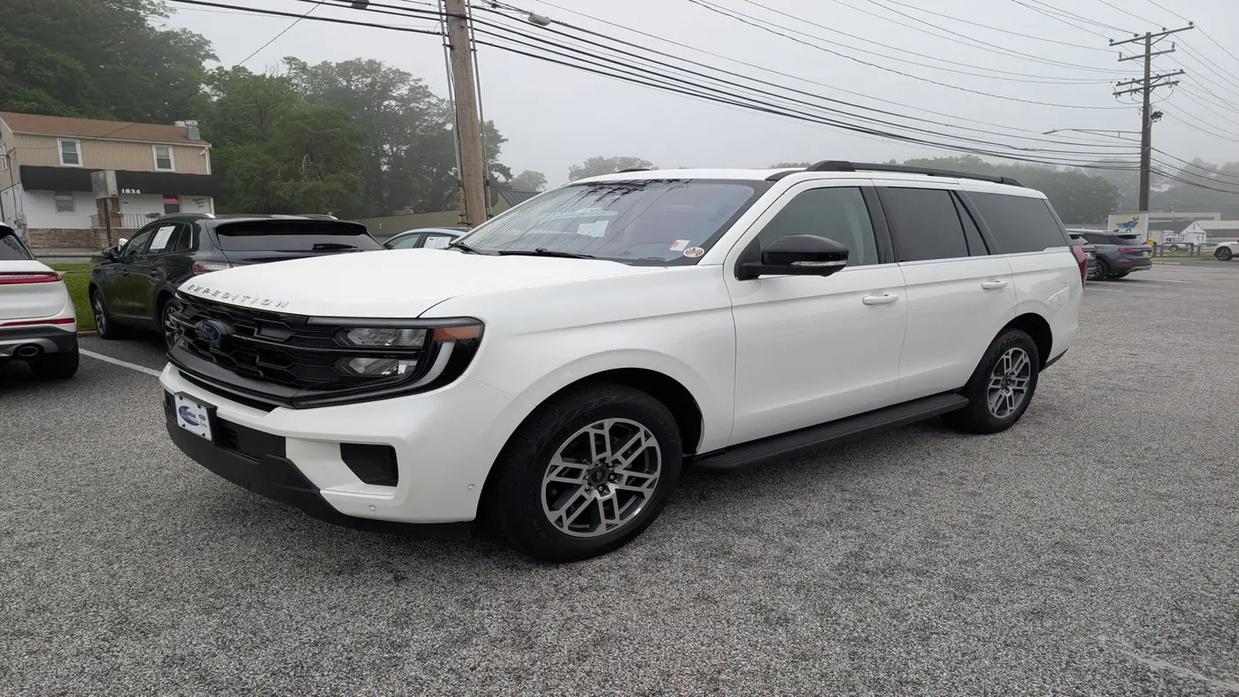 2025 Ford Expedition Active