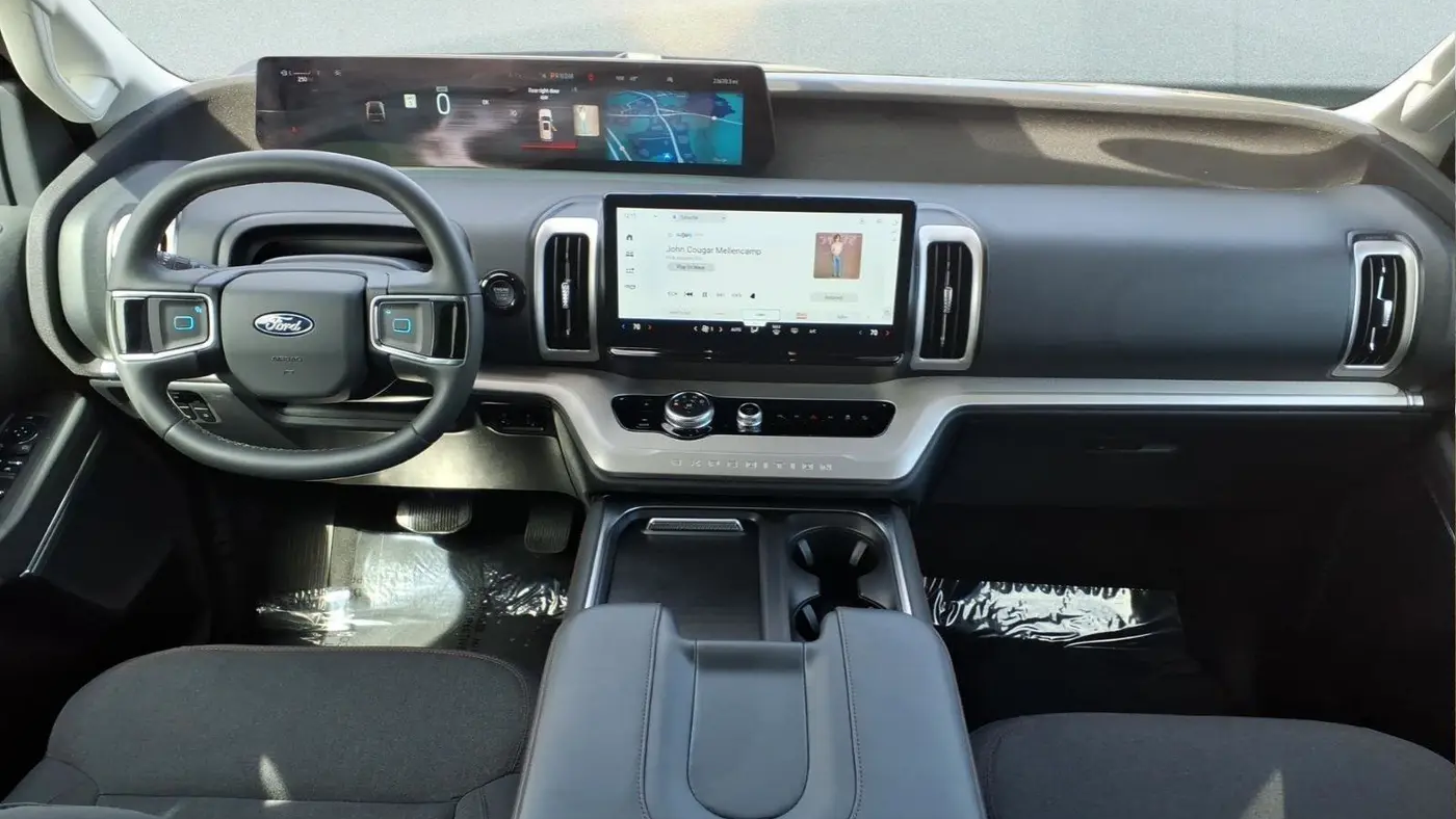 2025 Ford Expedition Active