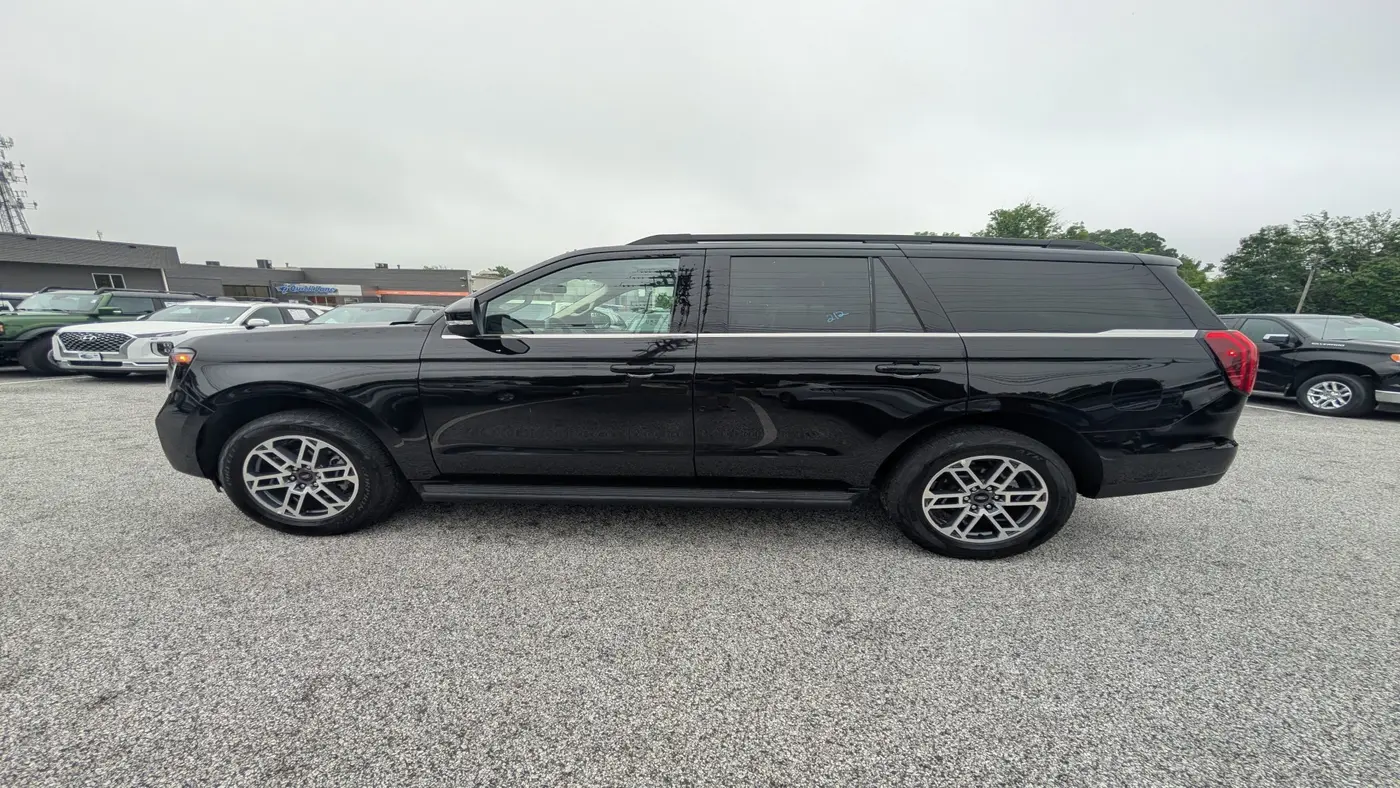 2025 Ford Expedition Active