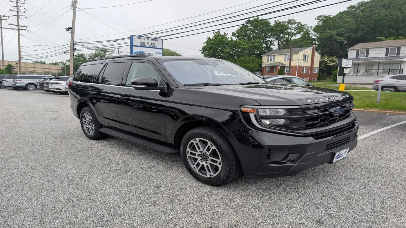 2025 Ford Expedition Active