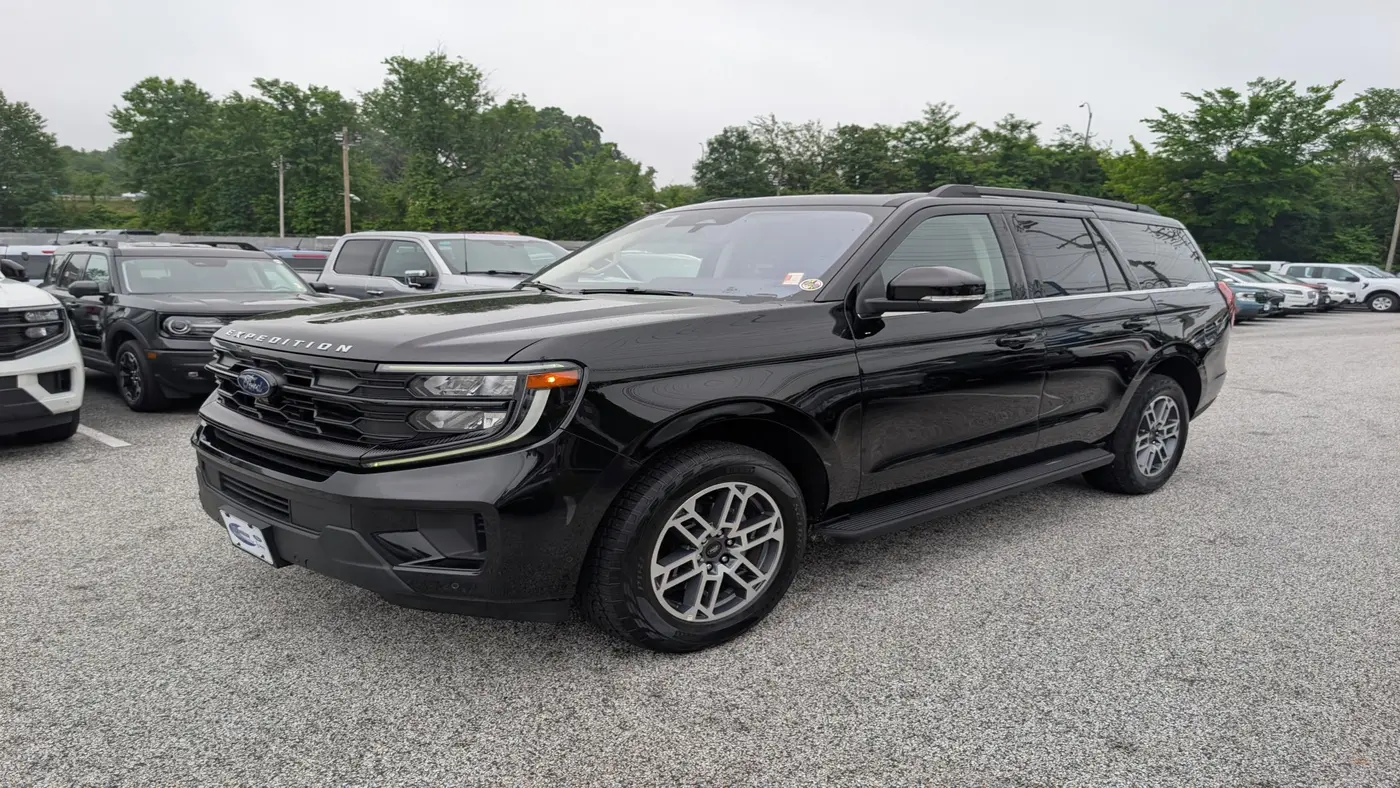 2025 Ford Expedition Active