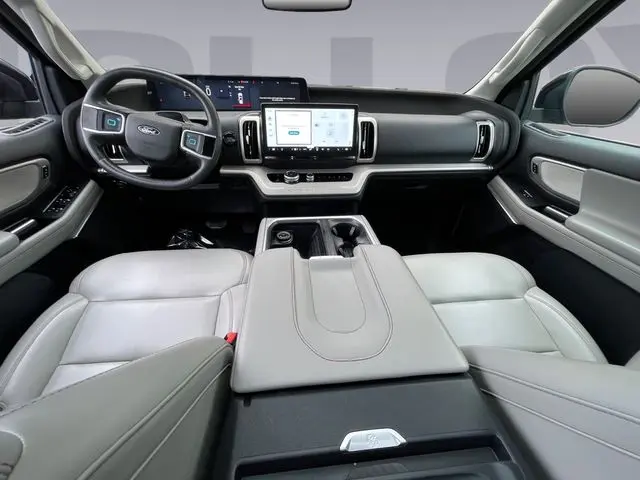 2025 Ford Expedition - $52,900