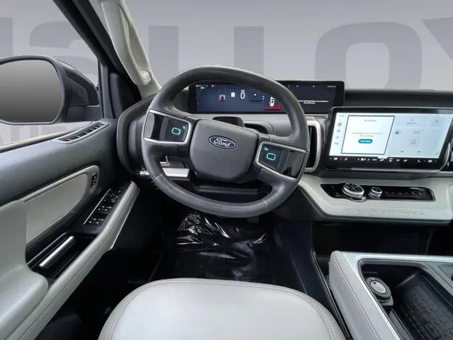 2025 Ford Expedition - $52,900