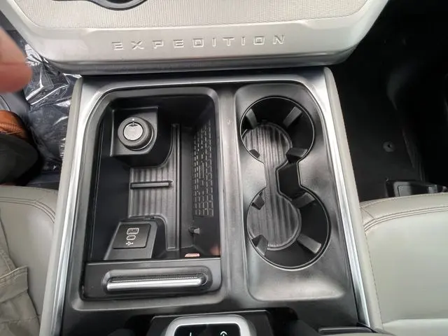 2025 Ford Expedition - $52,900
