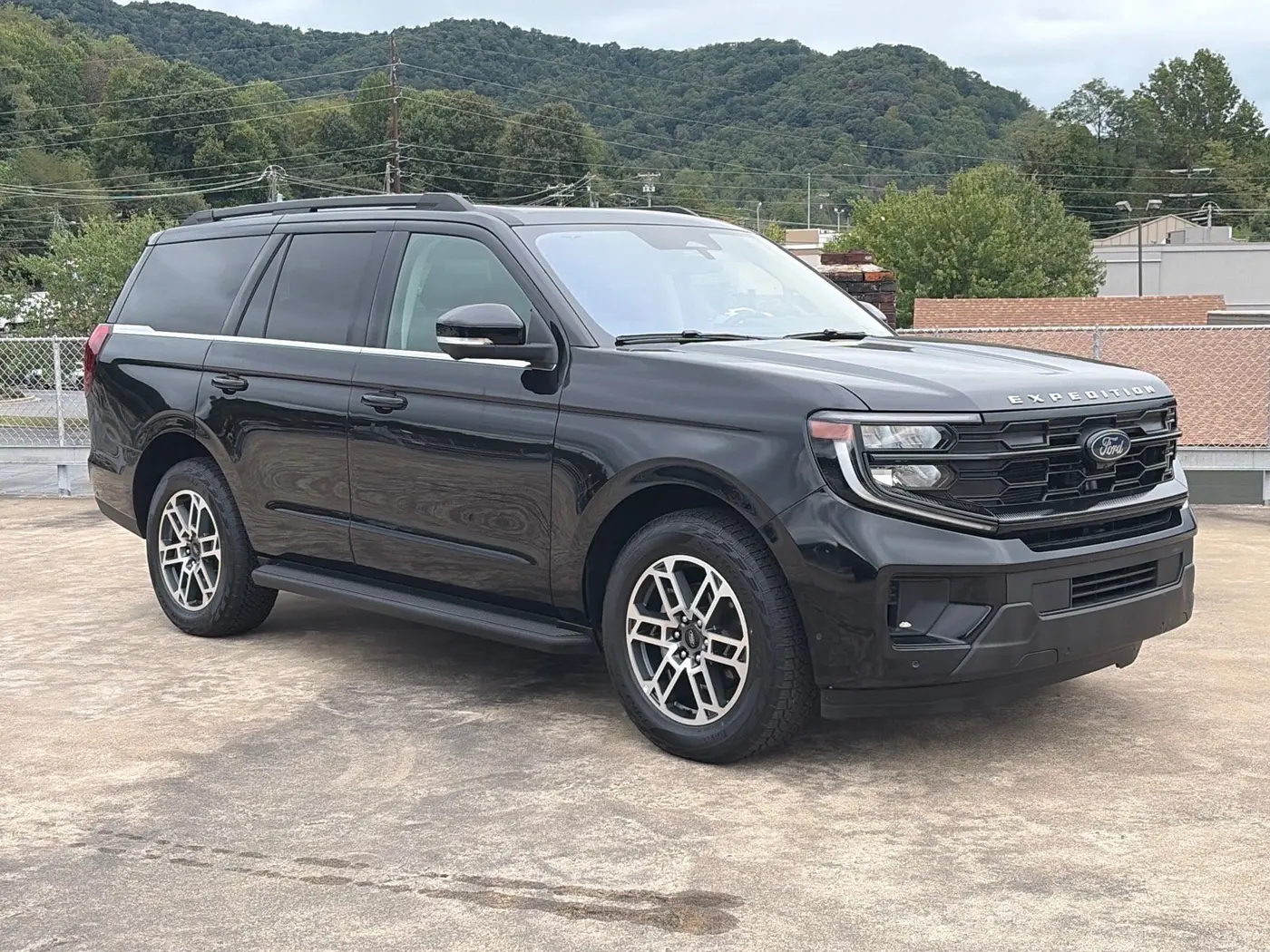 2025 Ford Expedition - $55,700