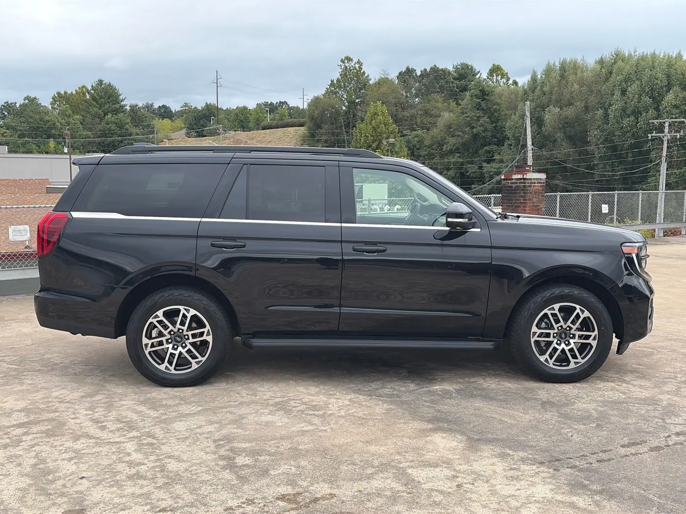 2025 Ford Expedition - $55,700