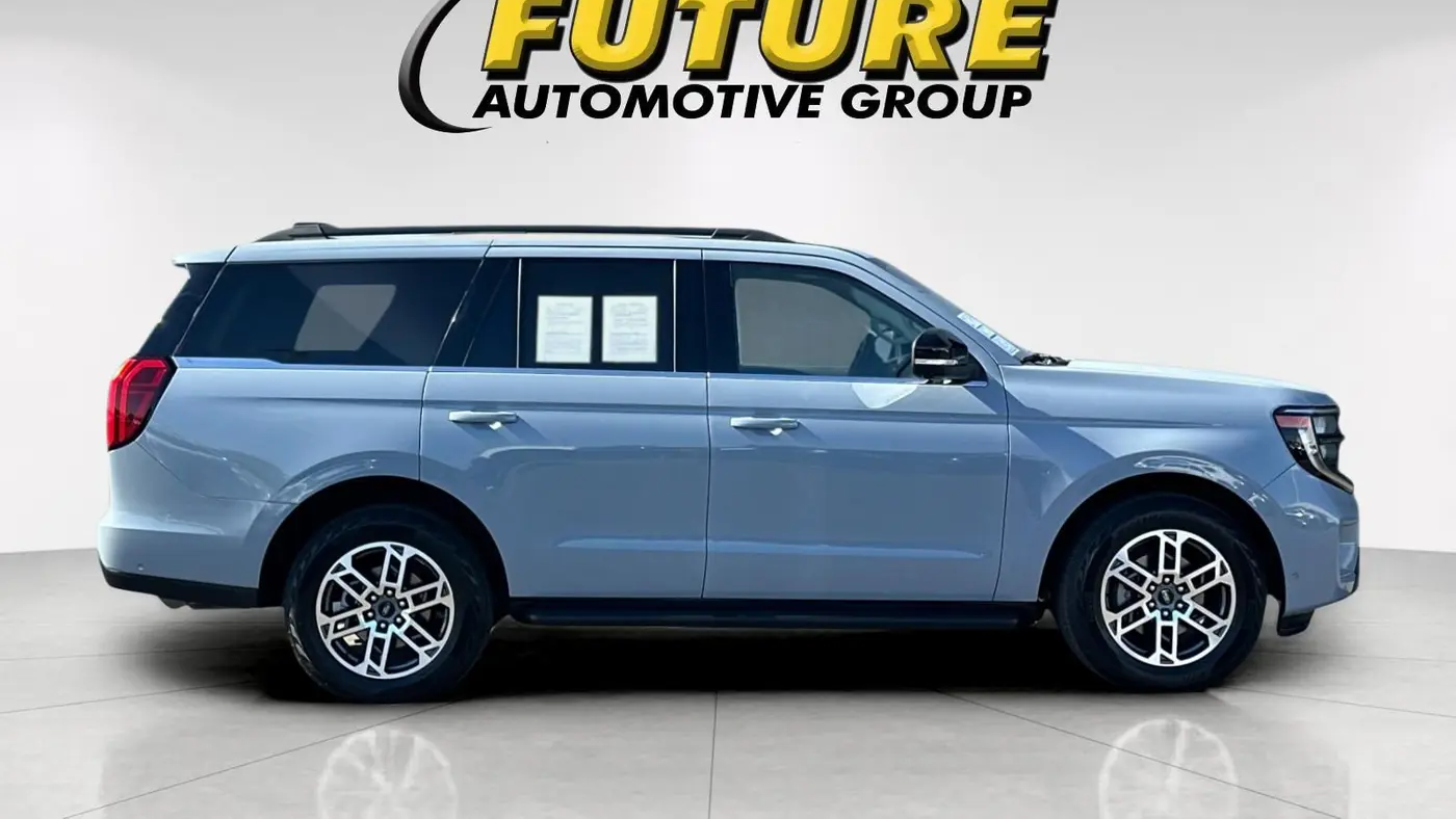 2025 Ford Expedition Active