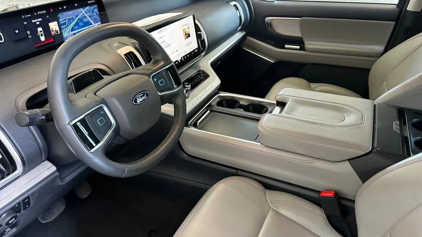 2025 Ford Expedition Active