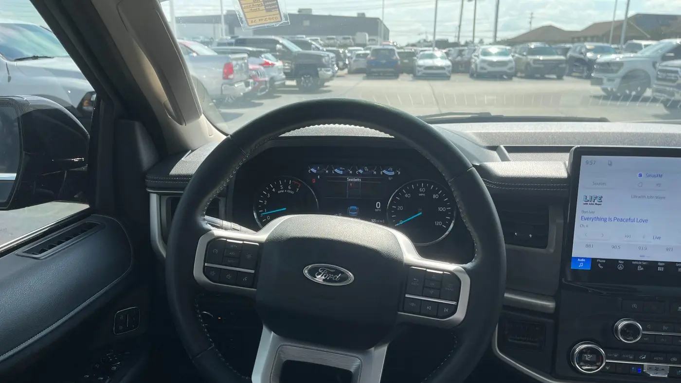 2024 Ford Expedition XLT