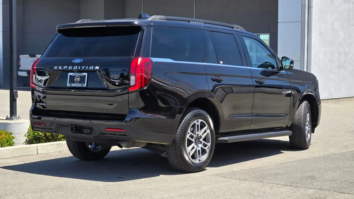 2025 Ford Expedition Active