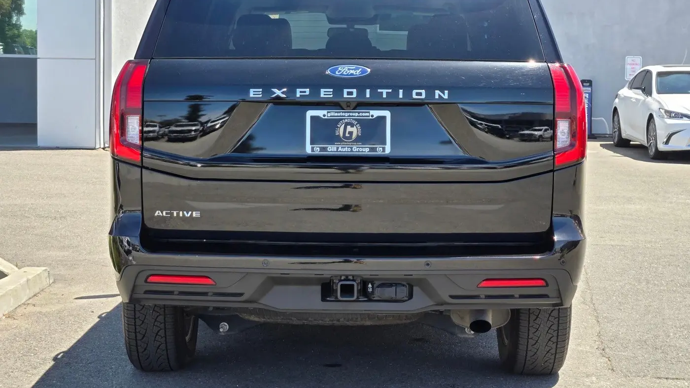 2025 Ford Expedition Active