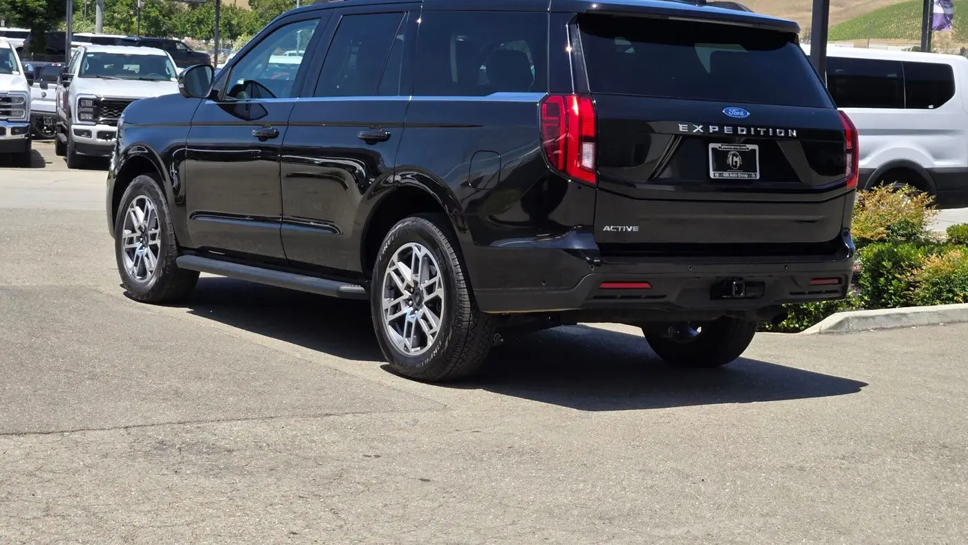 2025 Ford Expedition Active
