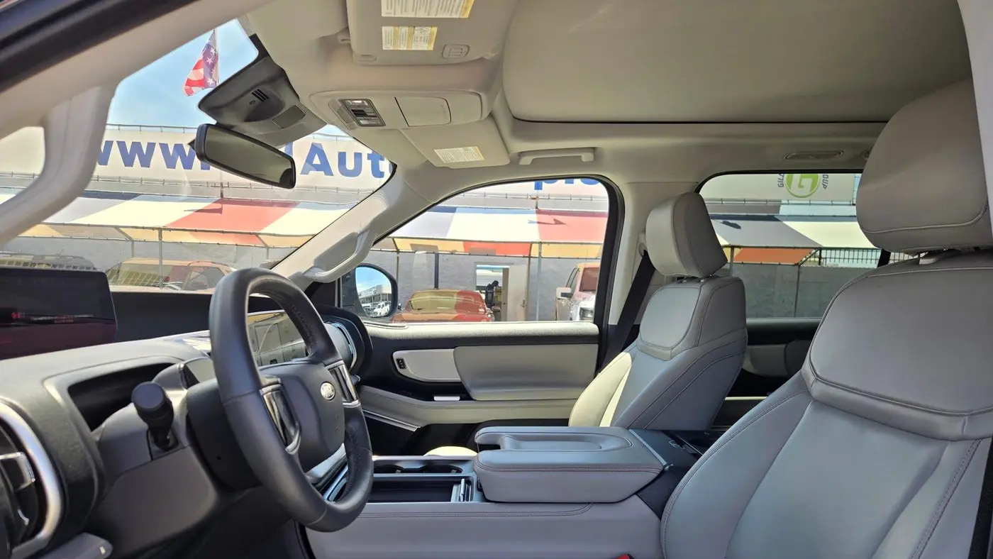 2025 Ford Expedition Active