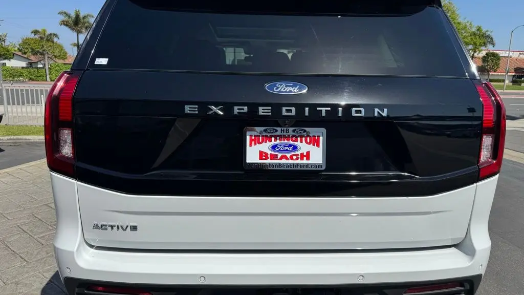 2025 Ford Expedition Active