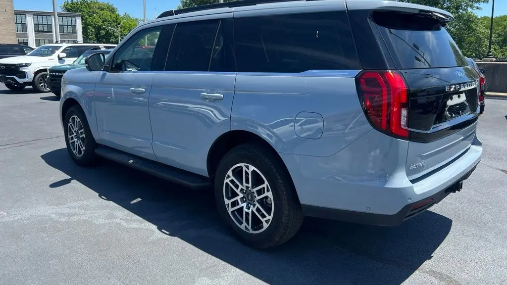 2025 Ford Expedition Active