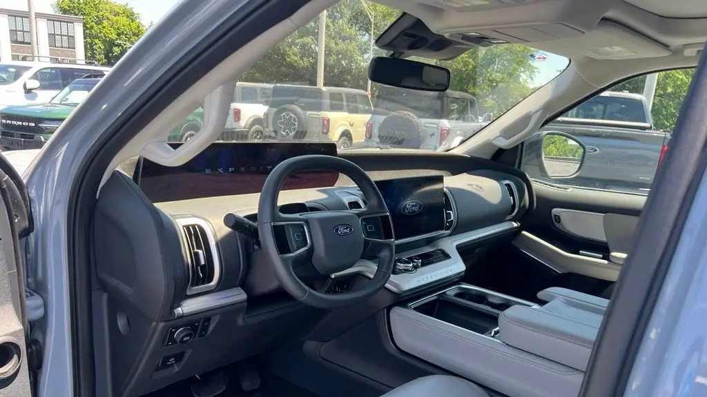 2025 Ford Expedition Active