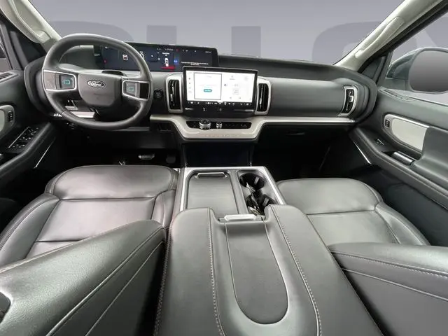 2025 Ford Expedition - $57,900