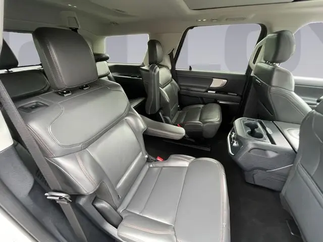 2025 Ford Expedition - $57,900