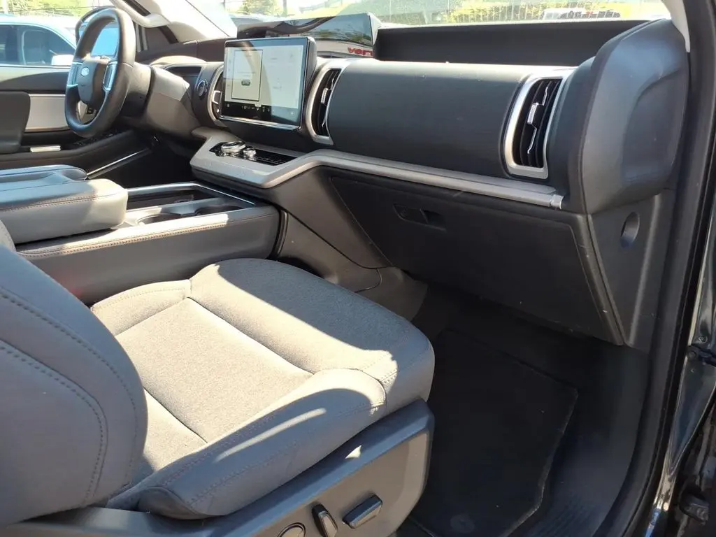 2025 Ford Expedition - $53,395