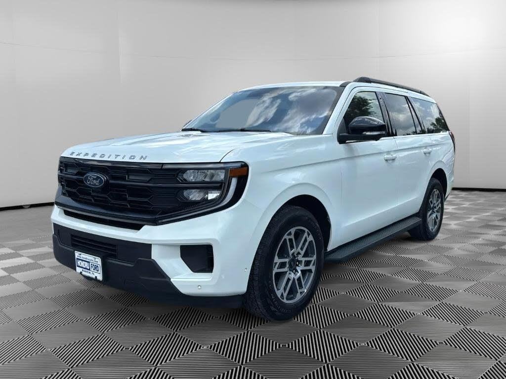 2025 Ford Expedition - $54,995