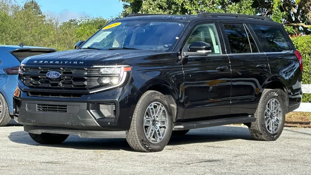 2025 Ford Expedition Active