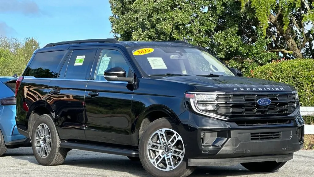2025 Ford Expedition Active