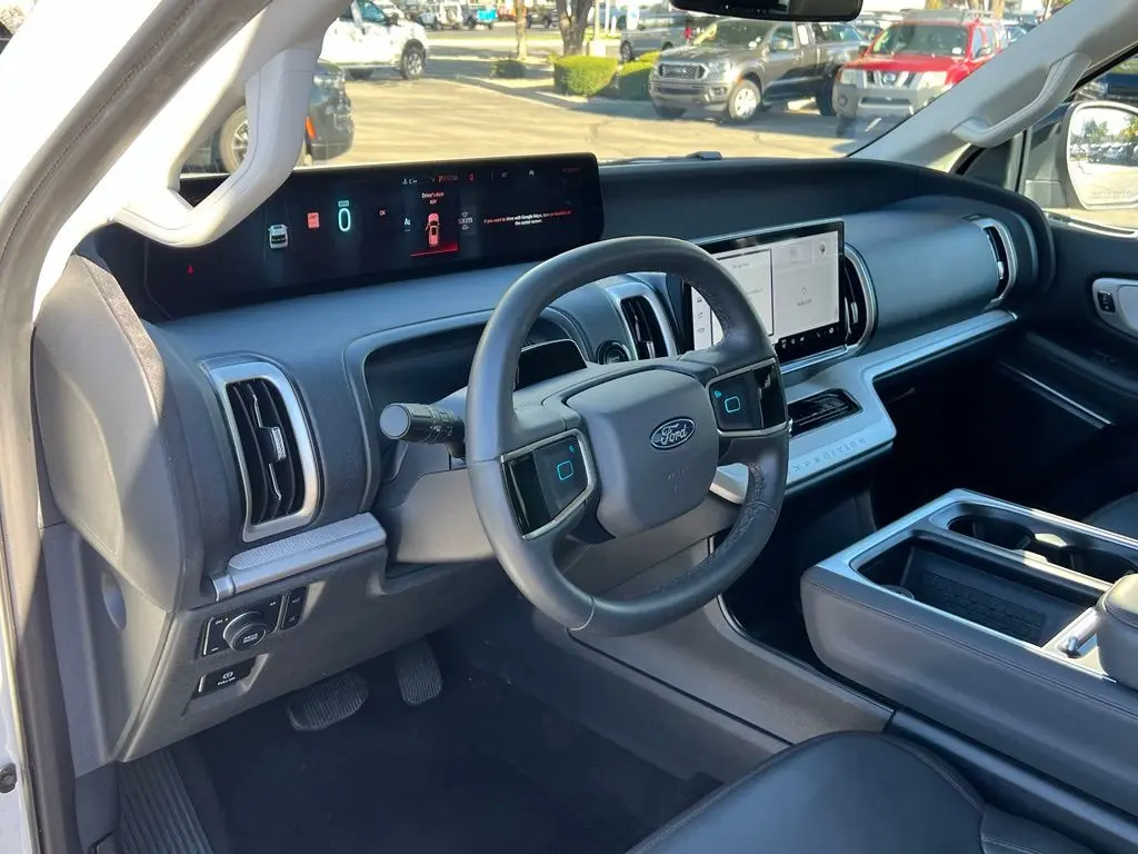 2025 Ford Expedition - $53,998