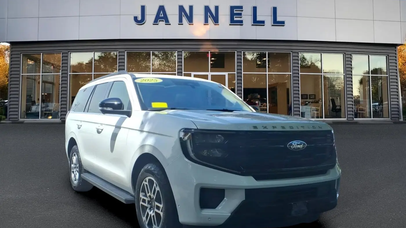 2025 Ford Expedition Active