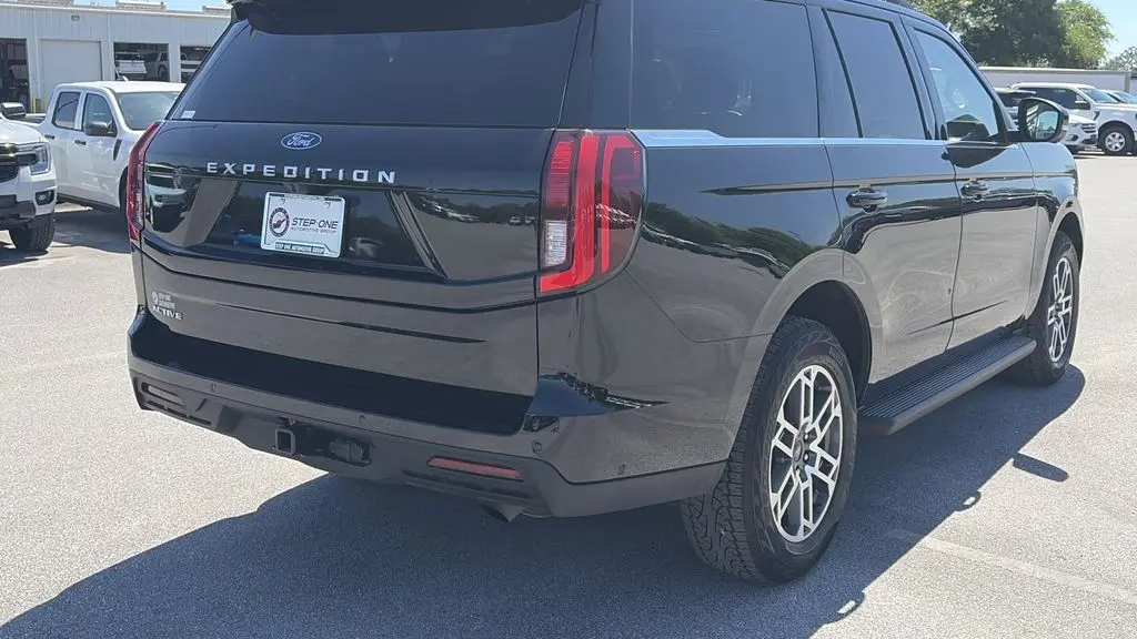 2025 Ford Expedition Active