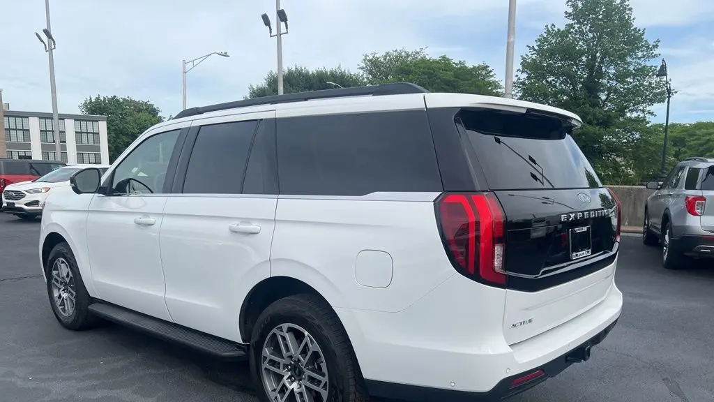 2025 Ford Expedition Active