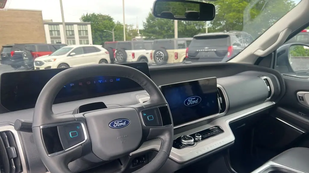 2025 Ford Expedition Active