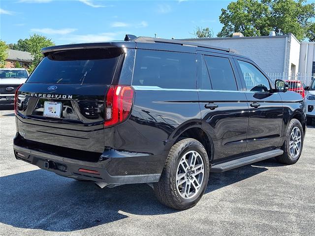 2025 Ford Expedition - $54,900