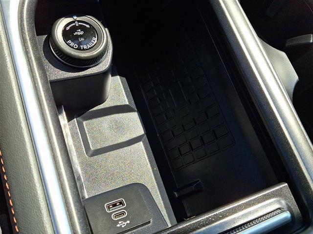 2025 Ford Expedition - $54,900