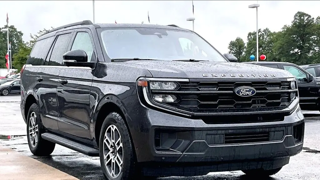 2025 Ford Expedition Active