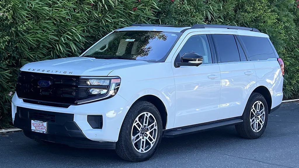 2025 Ford Expedition Active